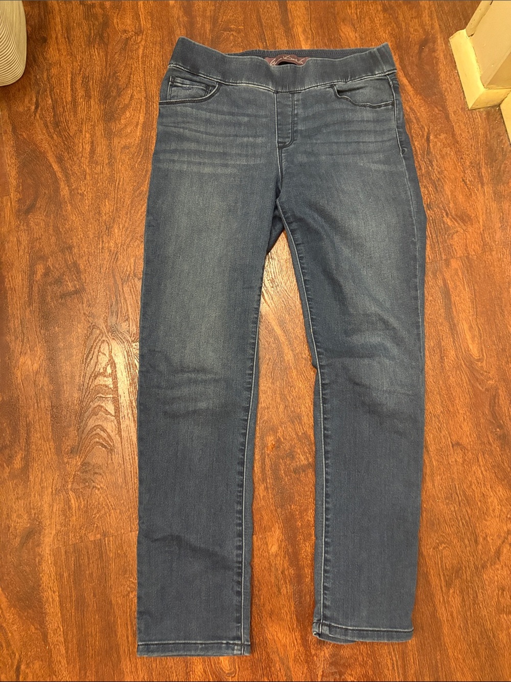 Dark Wash Pull-On jeans